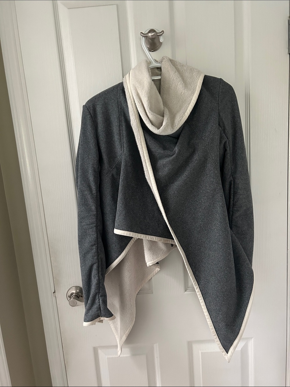lululemon athletica Reversible Hooded Wrap - Charcoal & Cream